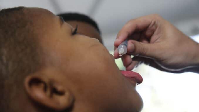 Cerca de 25 milhões de crianças estão com as vacinas atrasadas.