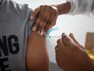 Vacinação bivalente contra Covid é ampliada em Camaçari