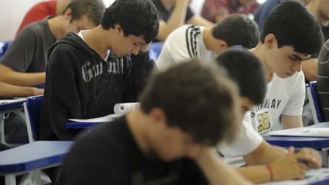 _estudantes_provas_selecao_do_programa_de_avaliacao_seriada_pas_0412111047_0